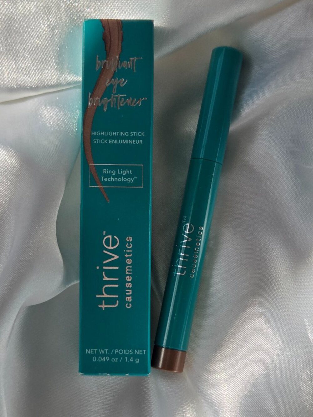 Thrive Causemetics Eye Brightener Stick Pili